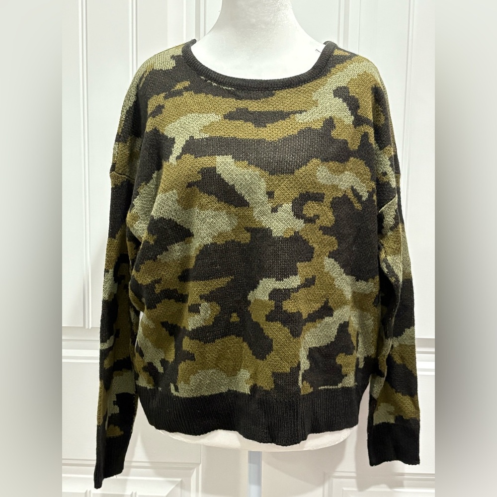 Women's Camouflage Crew Neck Sweater Size L - Picture 1 of 6